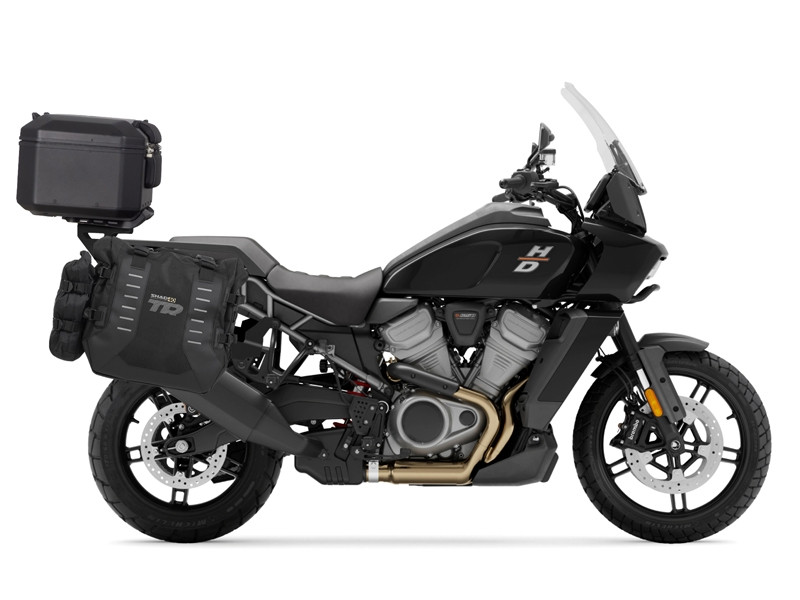 Complete set of SHAD TERRA TR40 adventure saddlebags and SHAD TERRA BLACK aluminium 48L topcase, including mounting kit SHAD Harley Davidson Pan America 1250