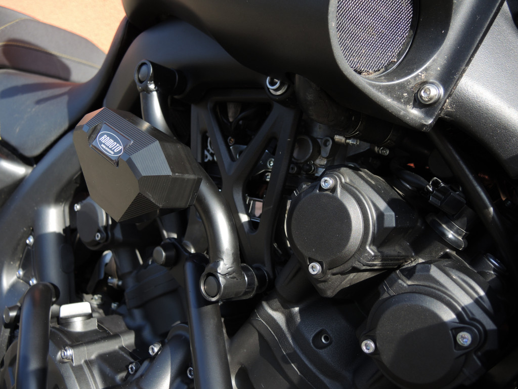 Engine guards RDMOTO CF117KDSLD matt black upper for YAMAHA V-Max 1700 2009-2014