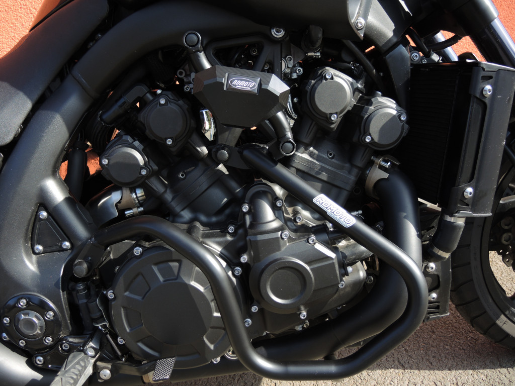 Engine guards RDMOTO CF118KDSLD matt black upper + lower for YAMAHA V-Max 1700 2009-2014